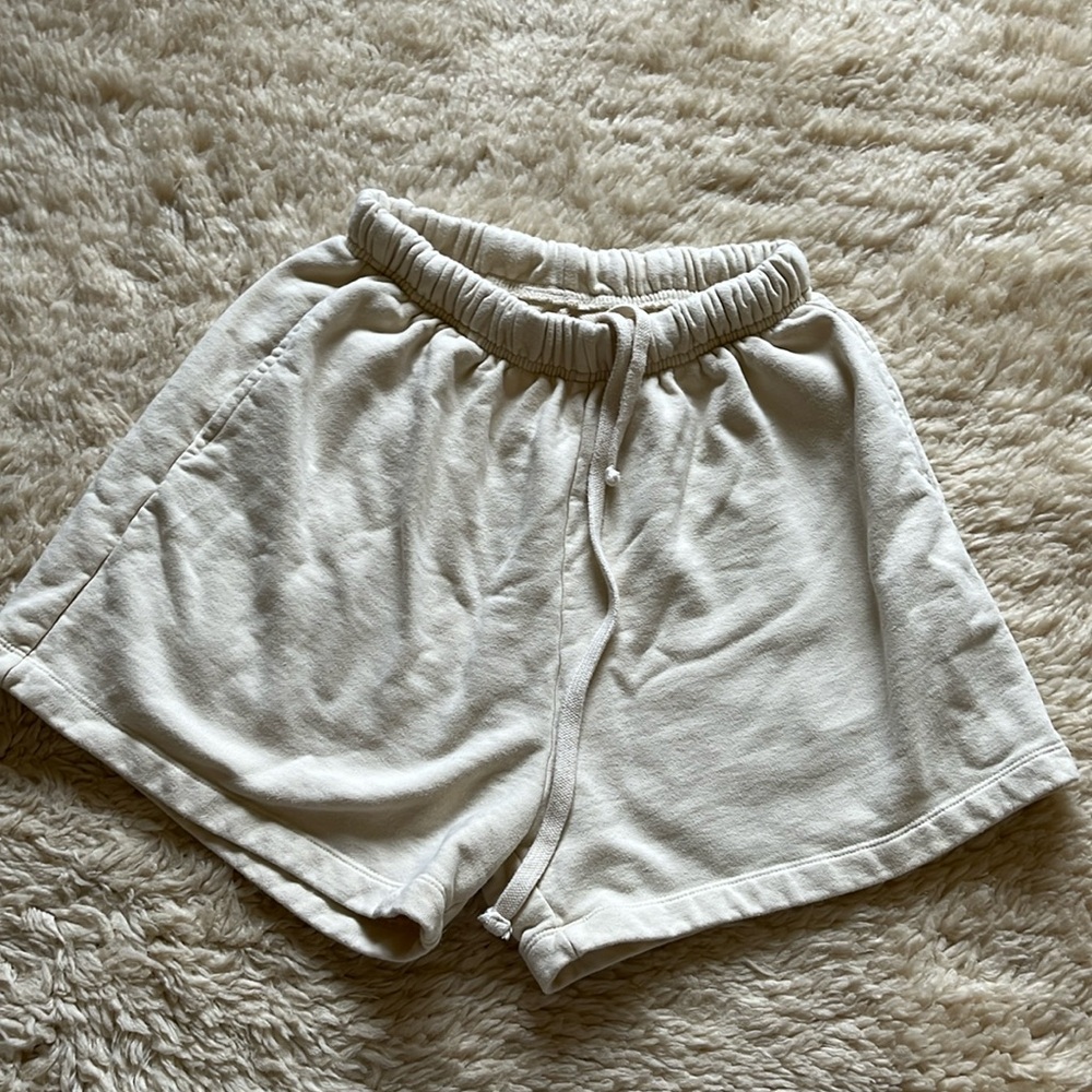 DAILY DRILLS Sweat Shorts M/L in Sand